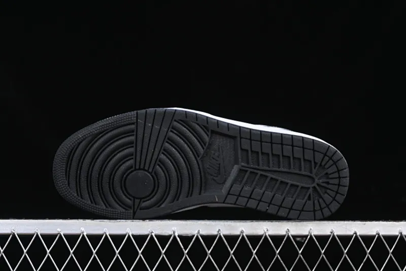 All categories Air Jordan Jordan series basketball shoes Air Jordan 1 Low Air Jordan 1 Low AJ1 Joe 1 black and white silver low-top cultural basketball shoes 553558-131